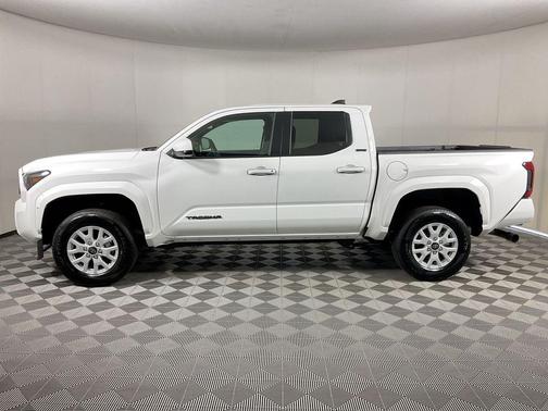 Ice 2026 Toyota Tacoma SR5