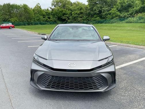 Metal 2025 Toyota Camry SE