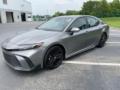 Metal 2025 Toyota Camry SE