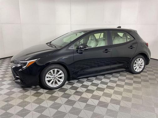 2025 Toyota Corolla Hatchback SE