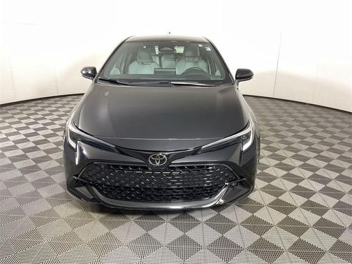 2025 Toyota Corolla Hatchback SE