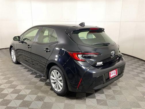 2025 Toyota Corolla Hatchback SE