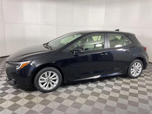 2025 Toyota Corolla Hatchback SE