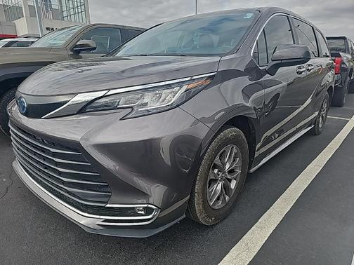 2023 Toyota Sienna XLE