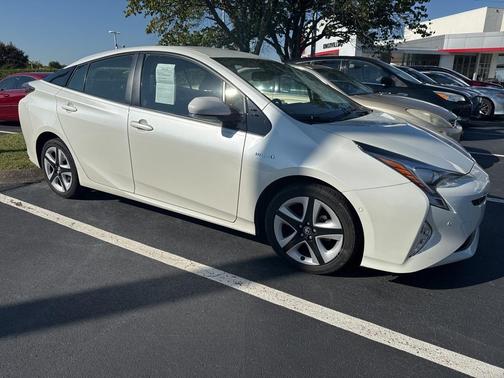 2017 Toyota Prius Four Touring