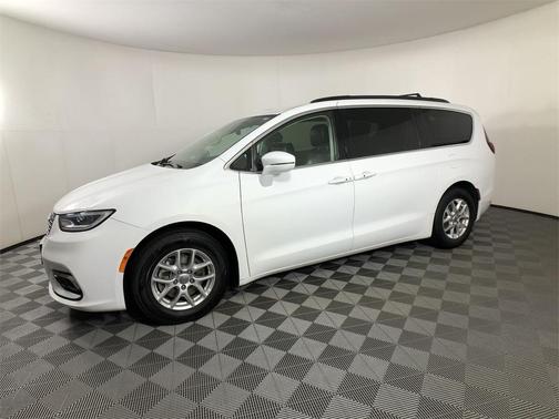 2022 Chrysler Pacifica Touring-L