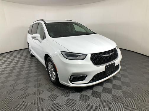 2022 Chrysler Pacifica Touring-L