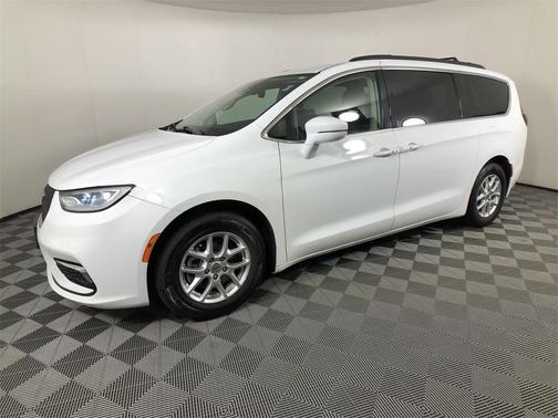 2022 Chrysler Pacifica Touring-L