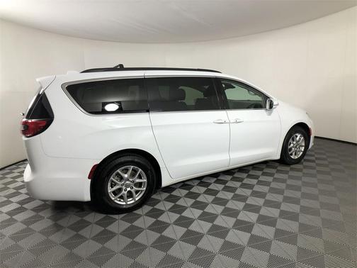 2022 Chrysler Pacifica Touring-L