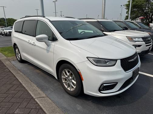 2022 Chrysler Pacifica Touring-L