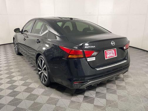 Black 2022 Nissan Altima 2.5 SR