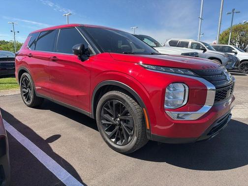 Diamond Red 2023 Mitsubishi Outlander SE Black Edition