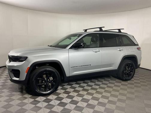 2024 Jeep Grand Cherokee Laredo