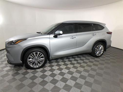 2024 Toyota Highlander Platinum