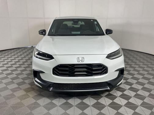 Platinum White Pearl 2024 Honda HR-V Sport