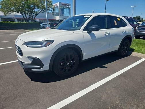 Platinum White Pearl 2024 Honda HR-V Sport