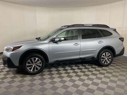 Ice Silver Metallic 2021 Subaru Outback Premium