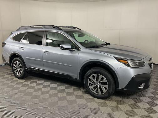 Ice Silver Metallic 2021 Subaru Outback Premium