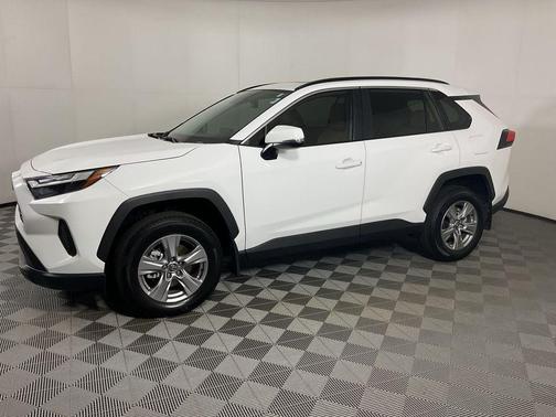 Ice 2025 Toyota RAV4 XLE