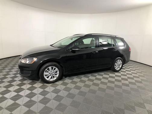 2016 Volkswagen Golf SportWagen TSI S 4-Door