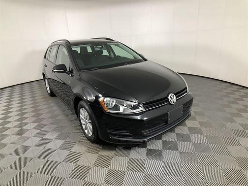 2016 Volkswagen Golf SportWagen TSI S 4-Door
