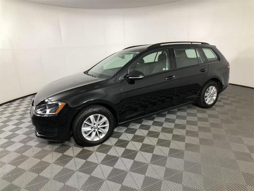 2016 Volkswagen Golf SportWagen TSI S 4-Door