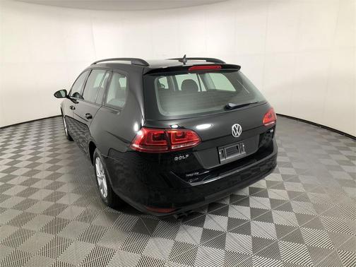 2016 Volkswagen Golf SportWagen TSI S 4-Door