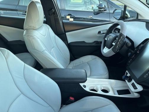 2018 Toyota Prius Four Touring