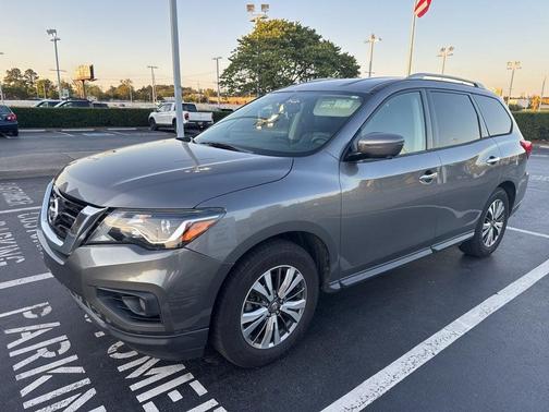 2019 Nissan Pathfinder SL