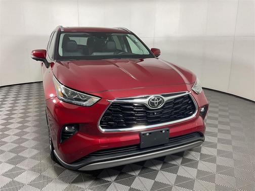 2023 Toyota Highlander Platinum