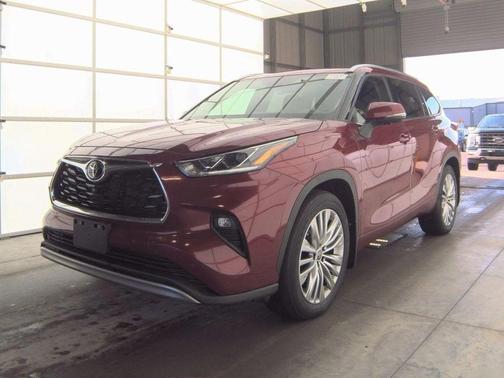 2023 Toyota Highlander Platinum
