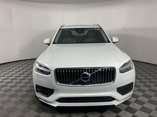 2020 Volvo XC90 T6 Momentum 7 Passenger