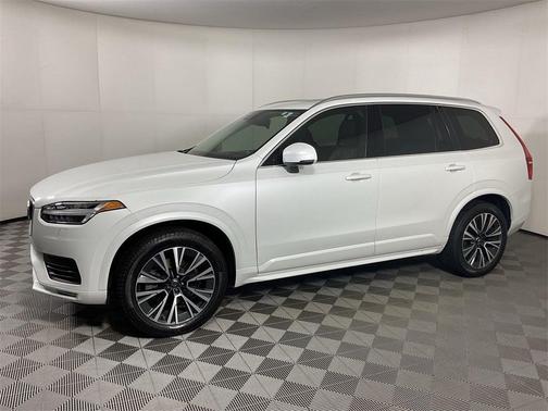 2020 Volvo XC90 T6 Momentum 7 Passenger
