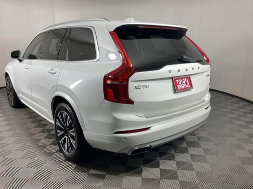 2020 Volvo XC90 T6 Momentum 7 Passenger