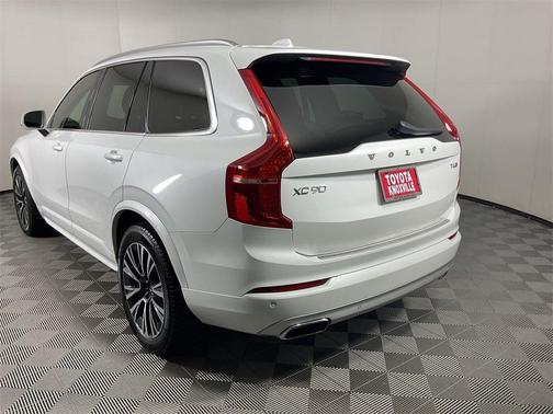 2020 Volvo XC90 T6 Momentum 7 Passenger