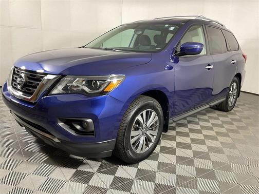 2020 Nissan Pathfinder SV
