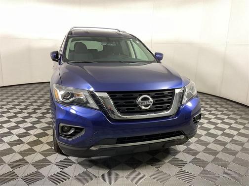 2020 Nissan Pathfinder SV