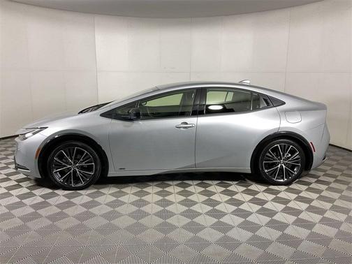 2025 Toyota Prius XLE