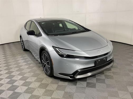2025 Toyota Prius XLE