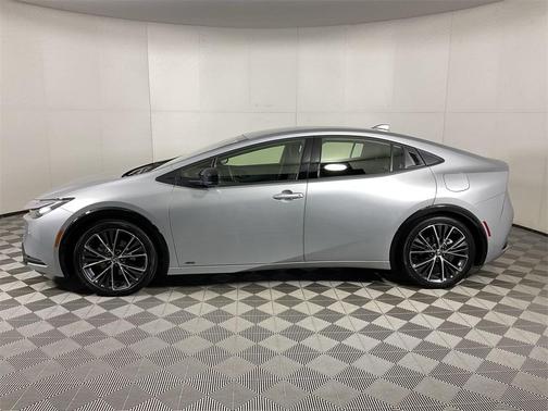 2025 Toyota Prius XLE