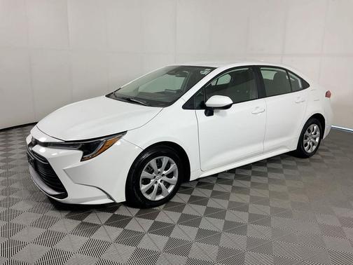 Ice 2023 Toyota Corolla LE