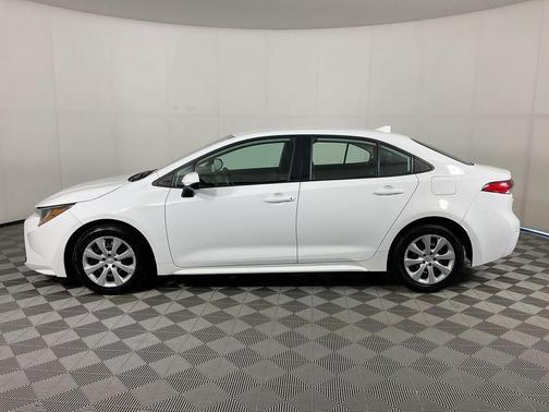 Ice 2023 Toyota Corolla LE