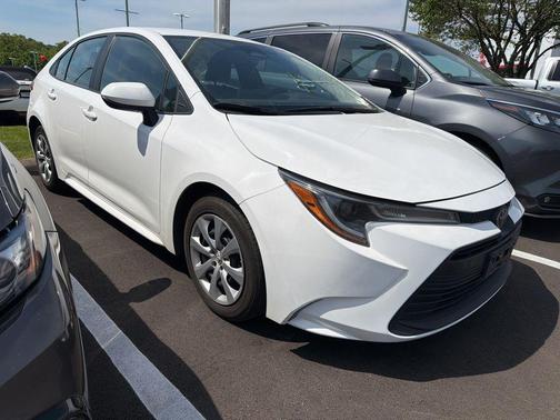 Ice 2023 Toyota Corolla LE