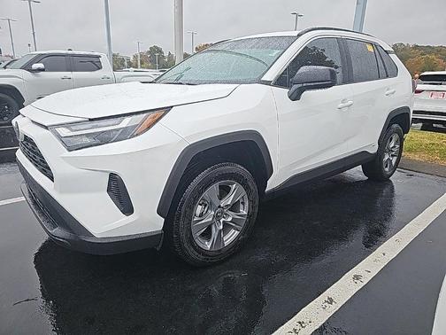 2025 Toyota RAV4 Hybrid LE
