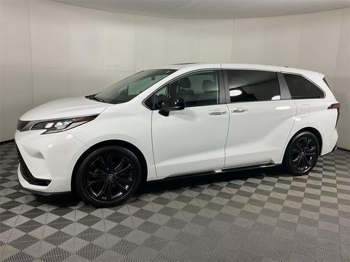 2023 Toyota Sienna XSE