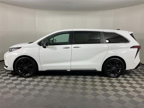 2023 Toyota Sienna XSE