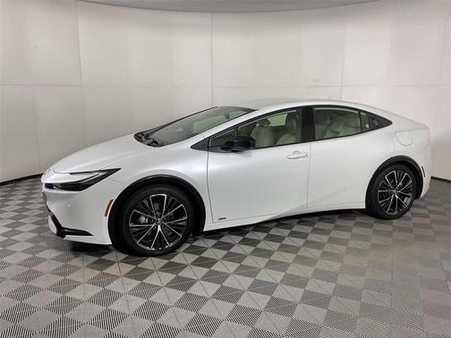 2024 Toyota Prius XLE