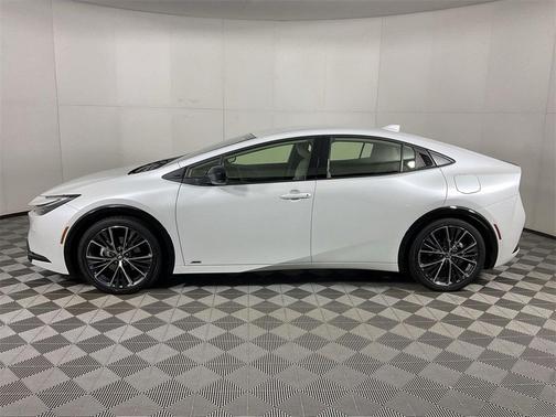 2024 Toyota Prius XLE