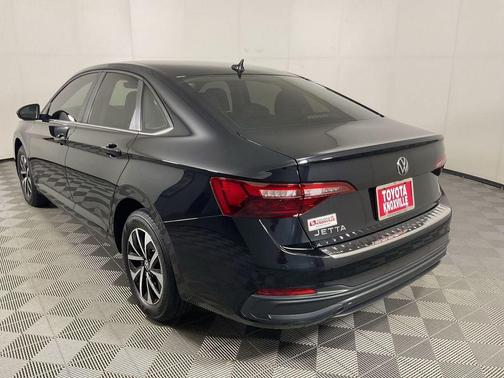 Deep Black Pearl Effect 2023 Volkswagen Jetta 1.5T S