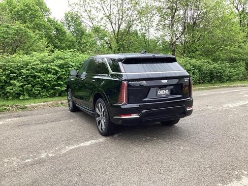2025 Cadillac Escalade IQ Luxury 1